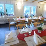 Hotel Hotel-restaurant-weingut Kapellenhof 3*