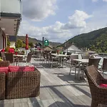 Hotel-restaurant-weingut Kapellenhof 3*