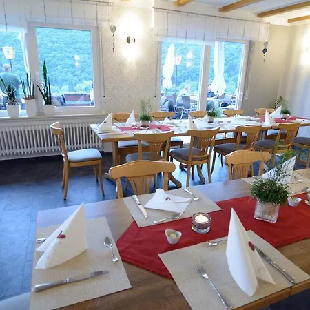 Hotel Hotel-restaurant-weingut Kapellenhof 3*