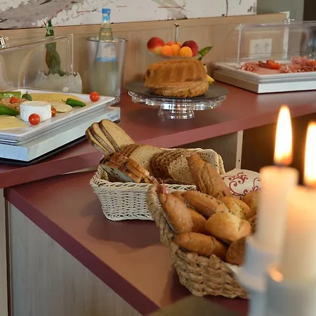 Hotel Hotel-restaurant-weingut Kapellenhof 3*