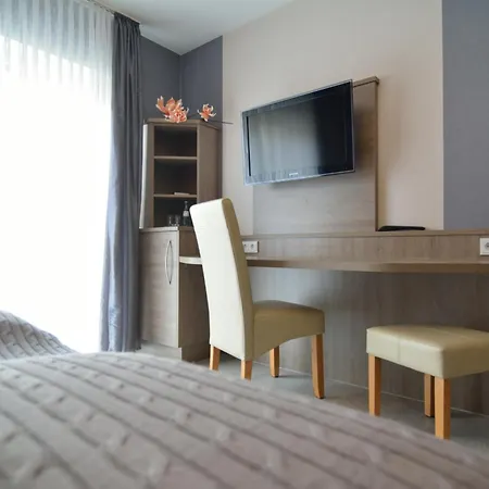 Hotel-restaurant-weingut Kapellenhof Hotell Klotten