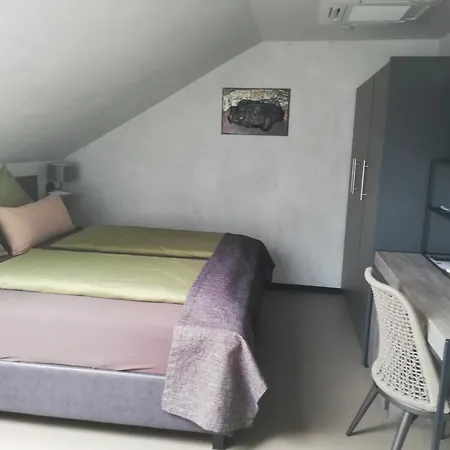 Hotel Hotel-restaurant-weingut Kapellenhof 3*