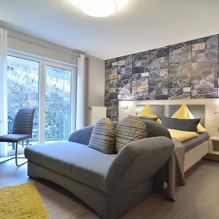 Hotel-restaurant-weingut Kapellenhof 3* Klotten