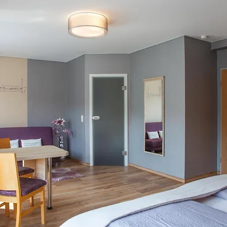 Hotel-restaurant-weingut Kapellenhof 3* Klotten