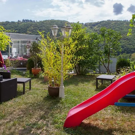 Hotel-restaurant-weingut Kapellenhof Ξενοδοχείο Klotten
