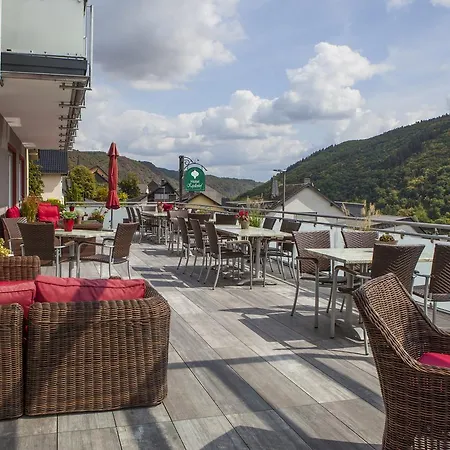 Hotel-restaurant-weingut Kapellenhof 3*