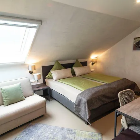 Hotel-restaurant-weingut Kapellenhof 3*