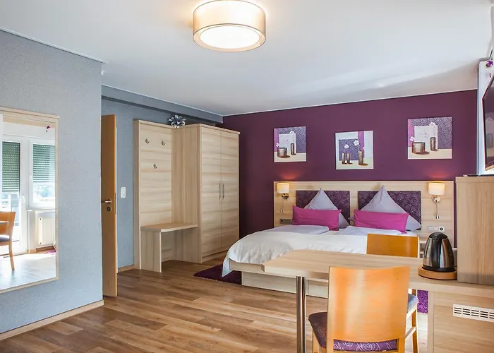 Hotel-restaurant-weingut Kapellenhof Otel